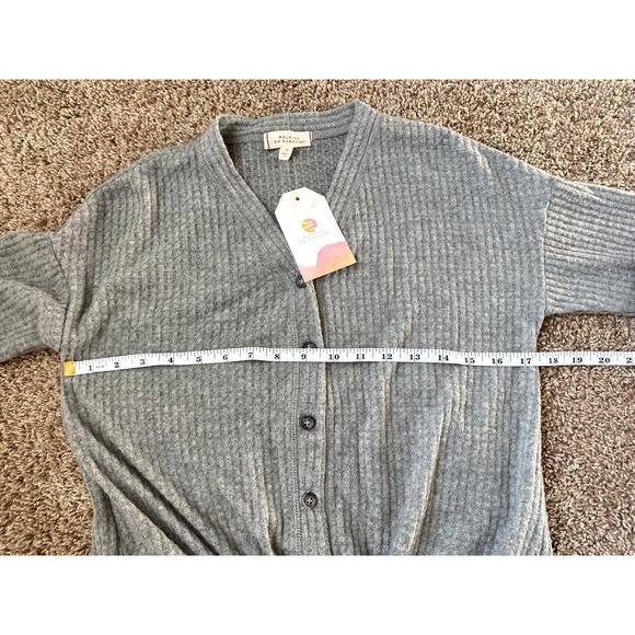 Walking On Sunshine Juniors Medium Heather Gray Waffle Knit Button Tie Front Top - Picture 7 of 7
